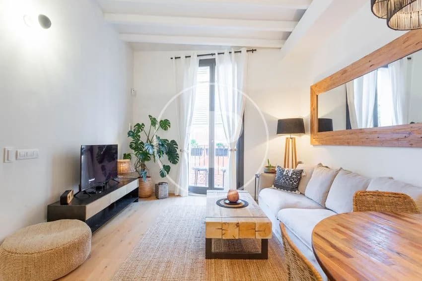 Flat / apartment for rent in Calle de Tortellà
