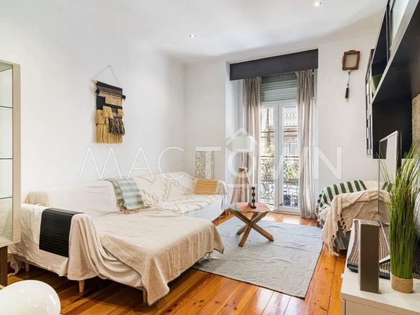 T2 flat for rent in rua São José, 87