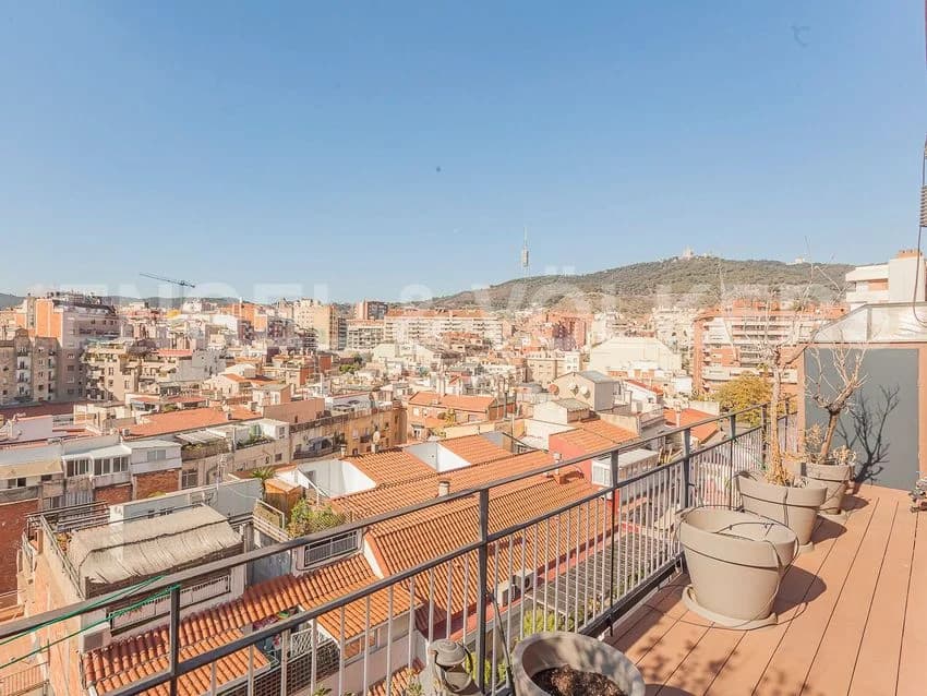 Penthouse for rent in Sant Gervasi - La Bonanova