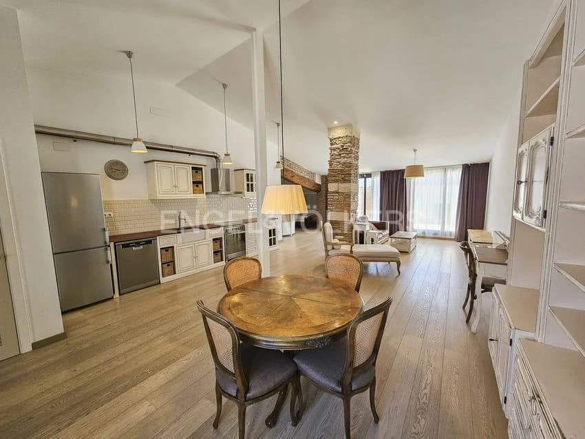 Studio flat for rent in Centre Vila
