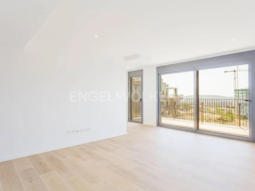 Flat / apartment for rent in Calle de Joan Miró