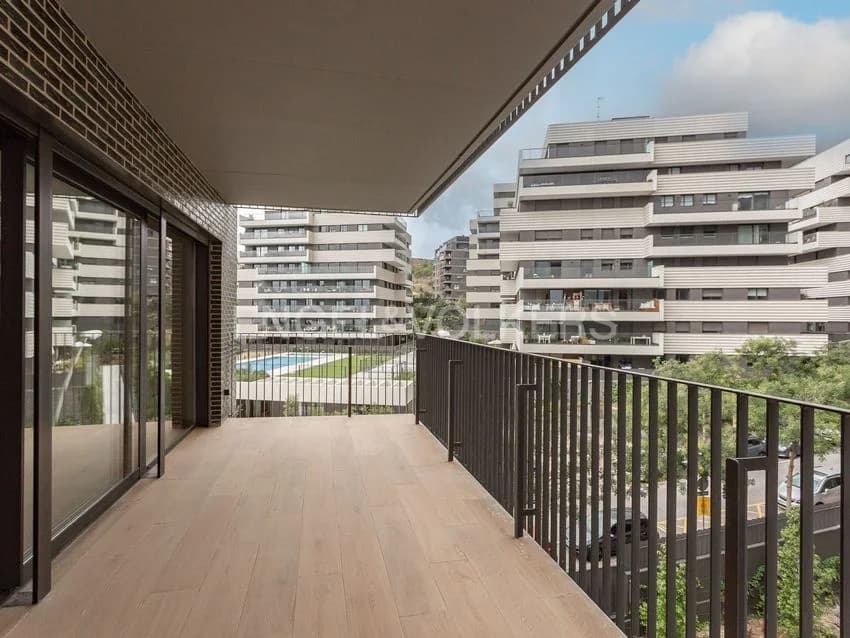 Flat / apartment for rent in Calle de Joan Miró