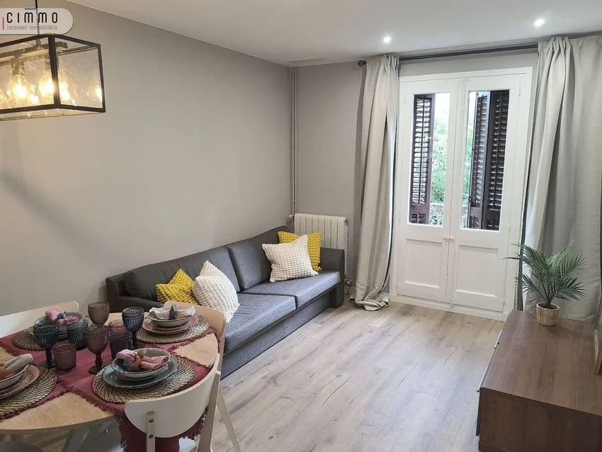 Flat / apartment for rent in Calle de Girona