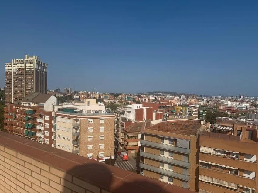 Flat / apartment for rent in Avenida de Cornellà, 60