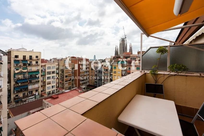 Penthouse for rent in Calle de Sicília