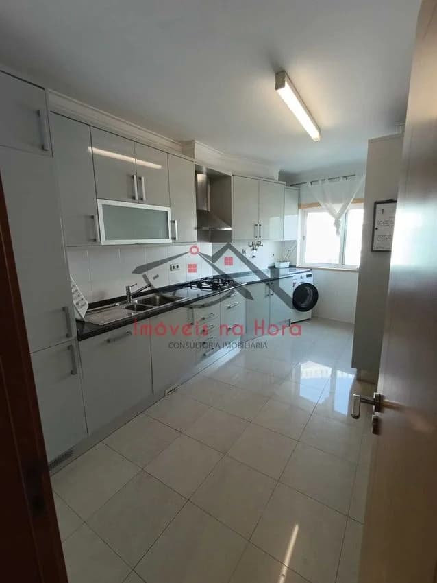 T2 flat for rent in Buraca