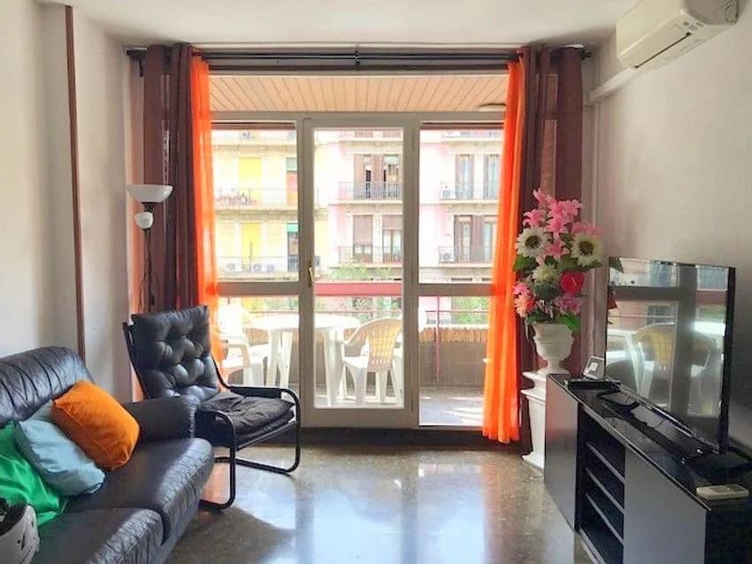 Flat / apartment for rent in Calle d'Aragó
