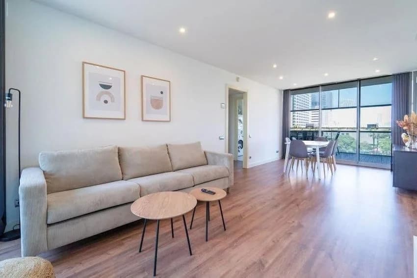 Flat / apartment for rent in Paseo de Garcia faria, 83