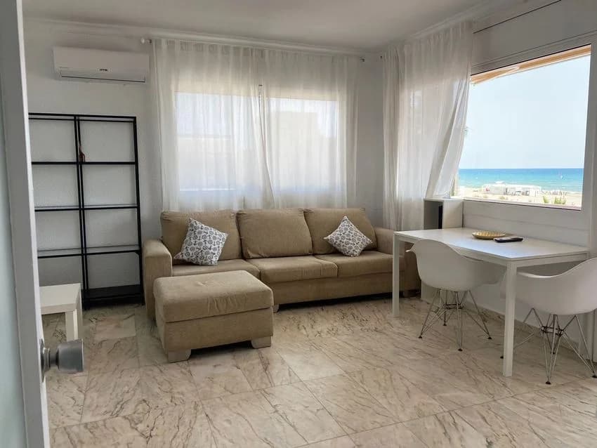Flat / apartment for rent in Paseo Marítim