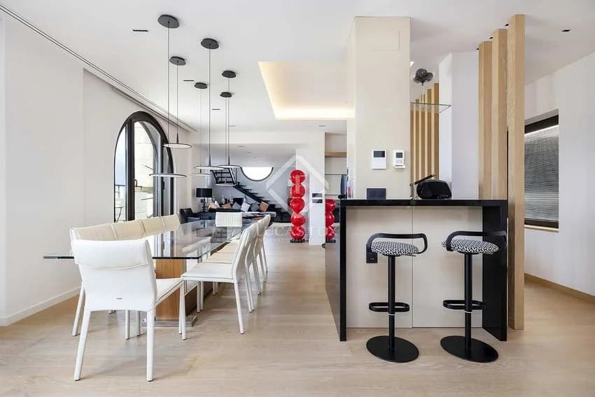 Penthouse for rent in El Gòtic