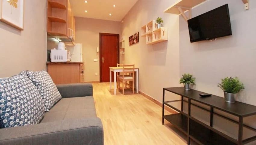 Flat / apartment for rent in Calle d'Hostafrancs de Sió, 1