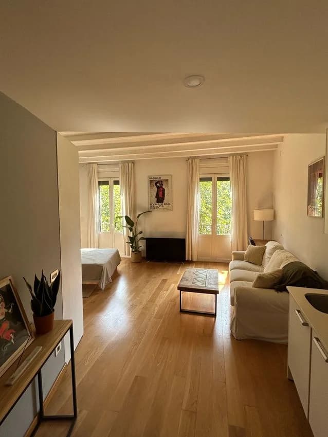 Studio flat for rent in Calle de Muntaner, 85