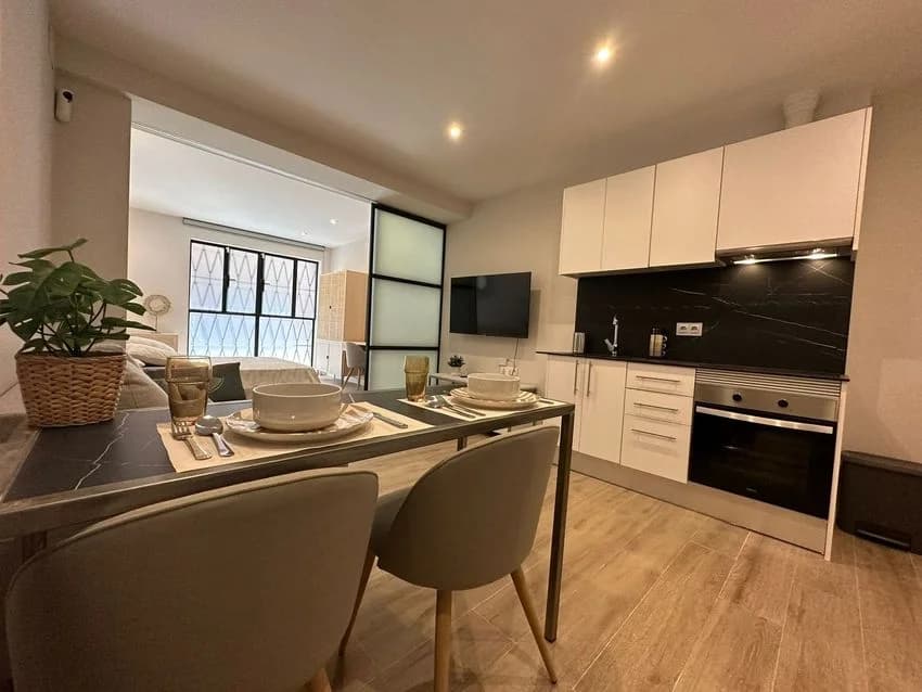 Studio flat for rent in Osona