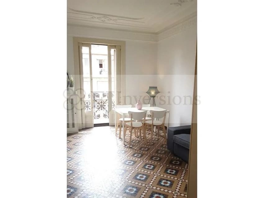 Flat / apartment for rent in Avenida de Mistral