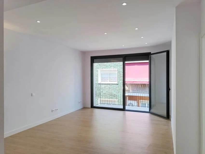 Flat / apartment for rent in Calle Mare de Déu del Carmel