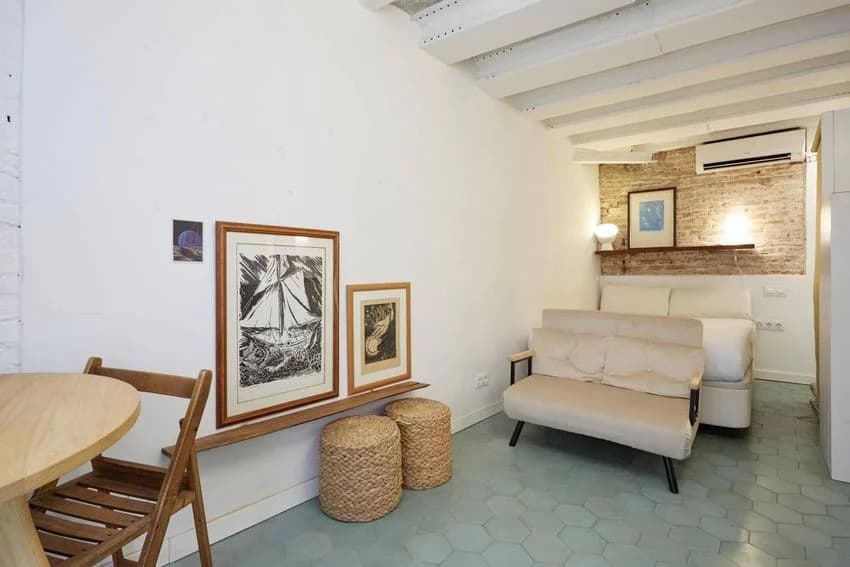 Studio flat for rent in Calle del Sabateret