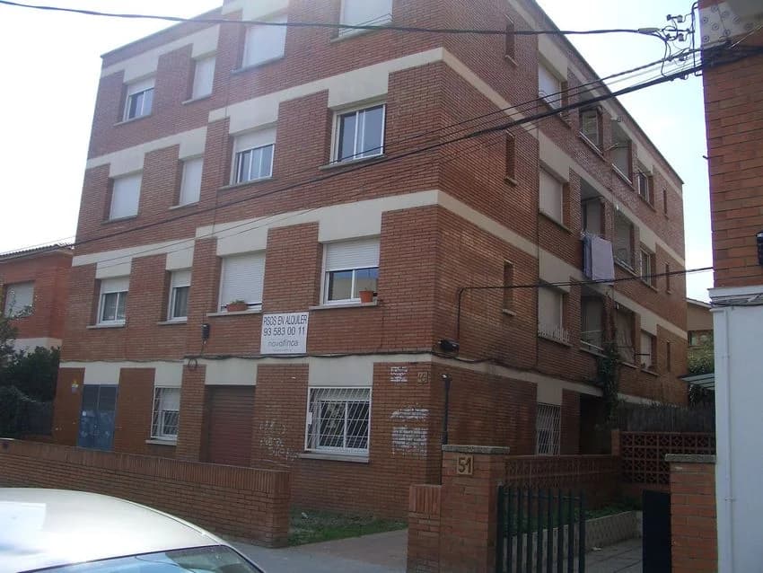 Flat / apartment for rent in La Mina, 49