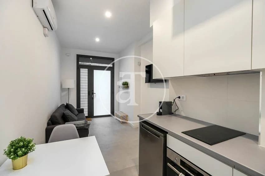Flat / apartment for rent in enric prat de la riba, 150