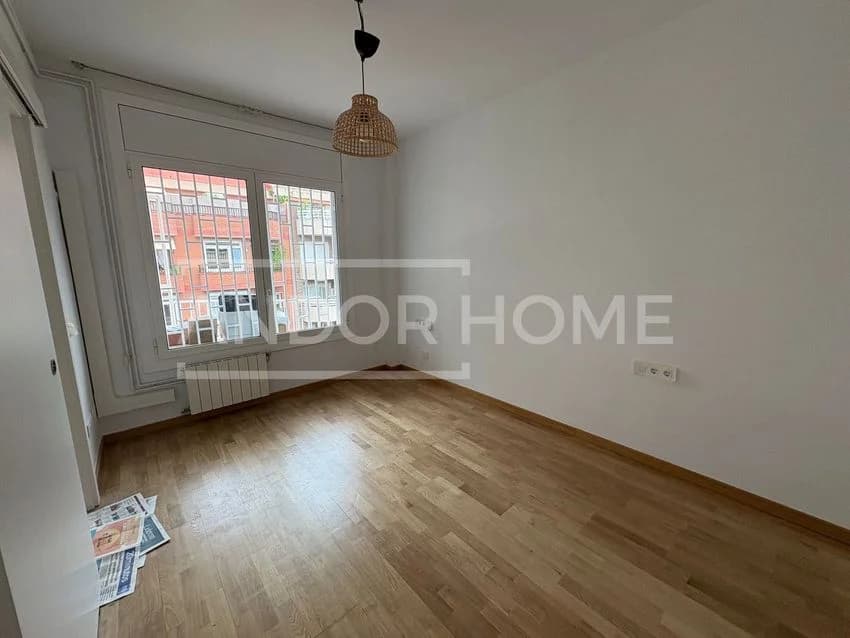 Flat / apartment for rent in Calle de Còrsega