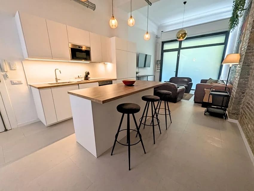 Duplex for rent in Calle de Salvà