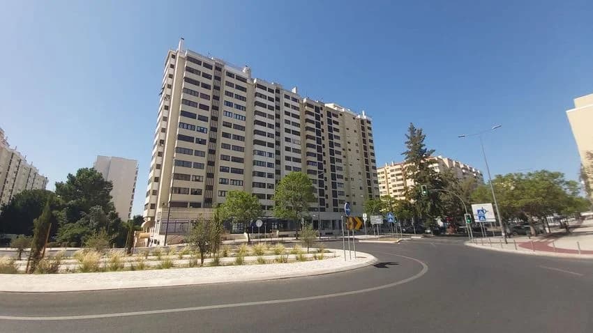 T3 flat for rent in rua Estado da Índia, 32