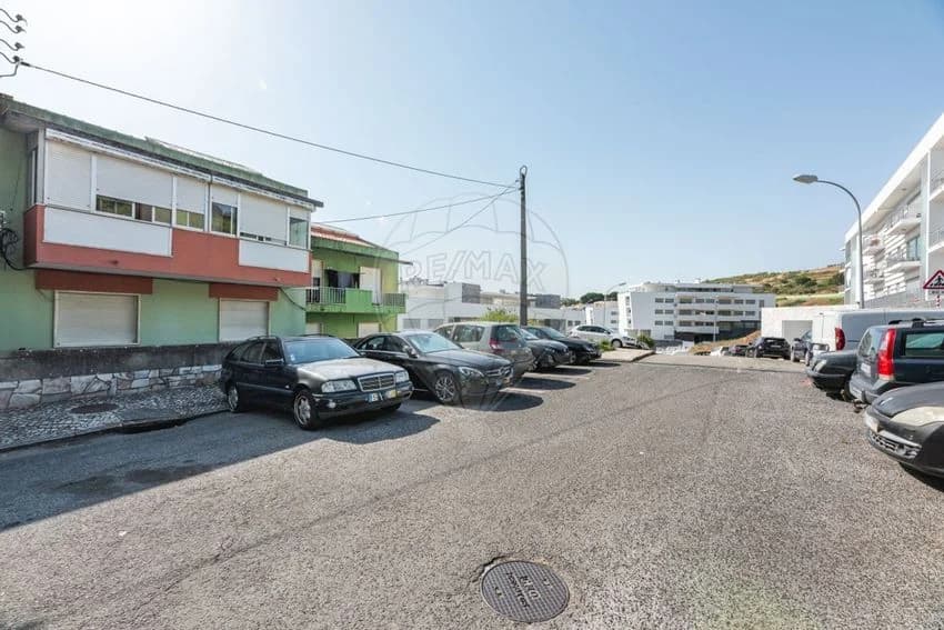 T2 flat for rent in rua Alberto Costa