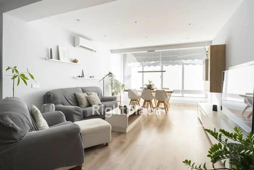 Flat / apartment for rent in Travesía de les Corts