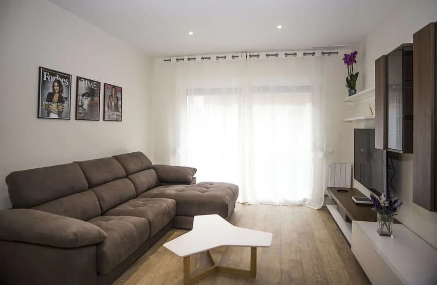 Flat / apartment for rent in Calle de Violant d'Hongria Reina d'Aragó, 73