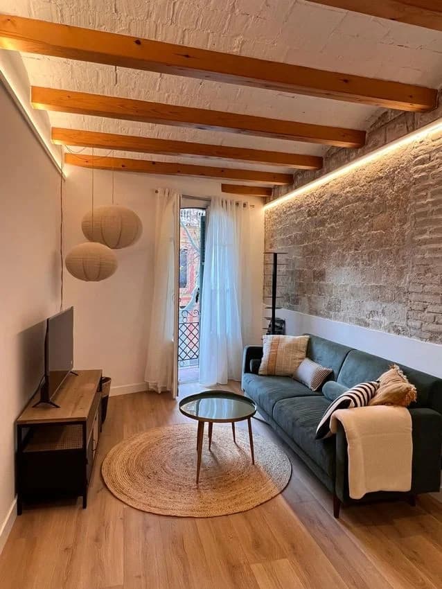 Flat / apartment for rent in Calle de Lleida, 21