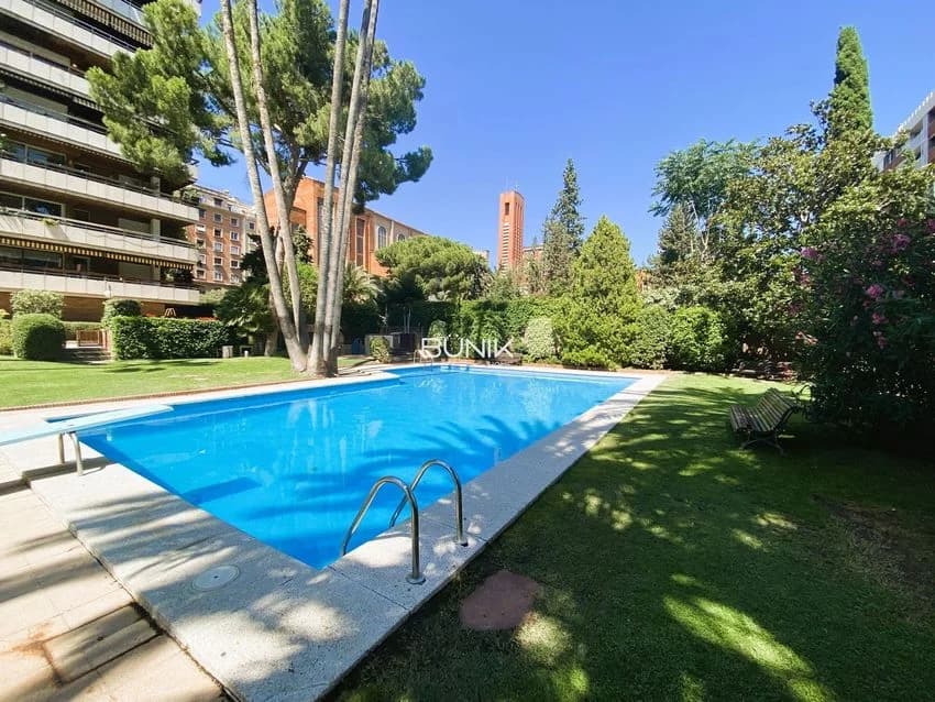 Flat / apartment for rent in Calle del Doctor Ferran