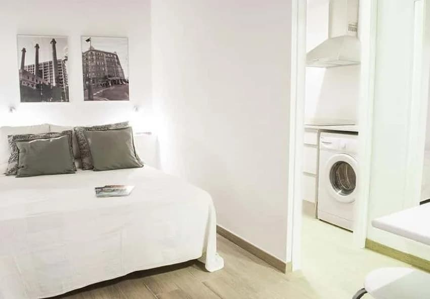 Flat / apartment for rent in Calle del Portal Nou, 7