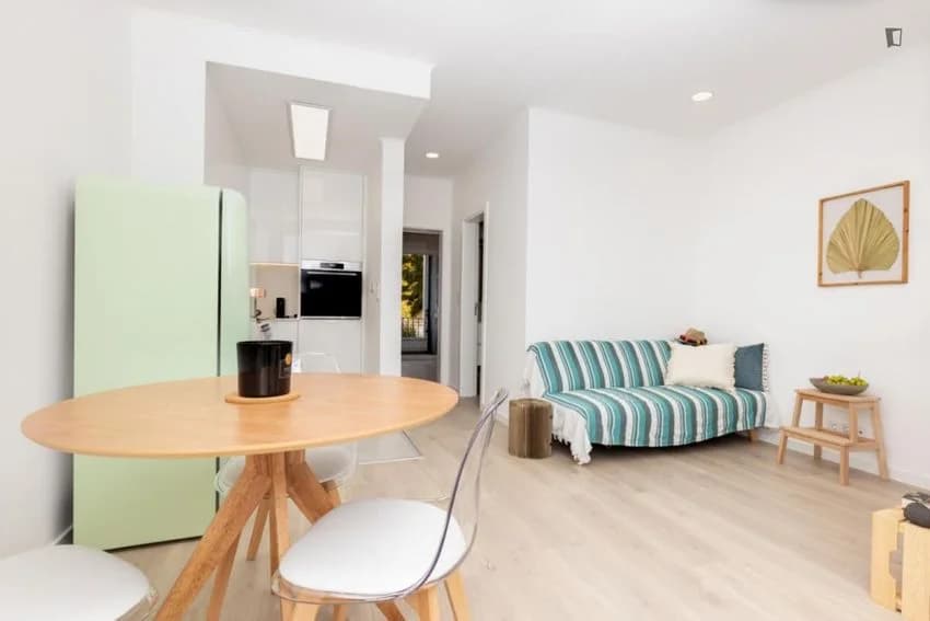 T1 flat for rent in rua Conselheiro Dias e Sousa