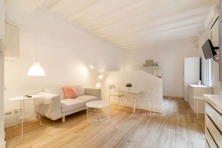 Flat / apartment for rent in Calle del Baluard