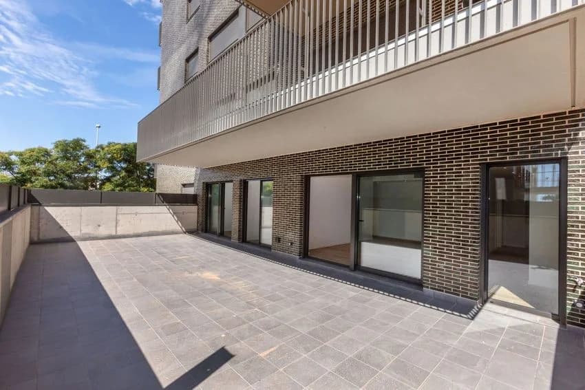 Flat / apartment for rent in de Joan Miró, 45