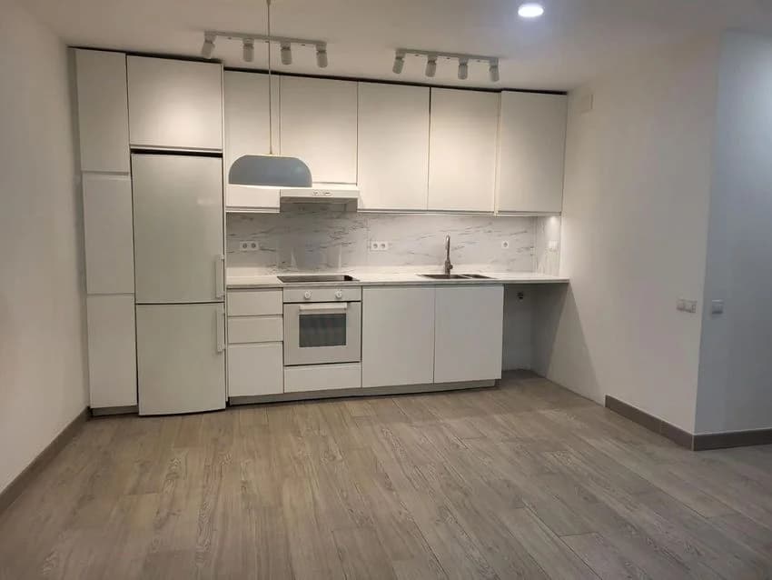 Flat / apartment for rent in Calle de Garbí