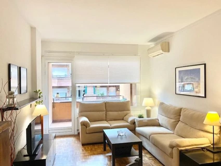Flat / apartment for rent in Travesía de Gràcia