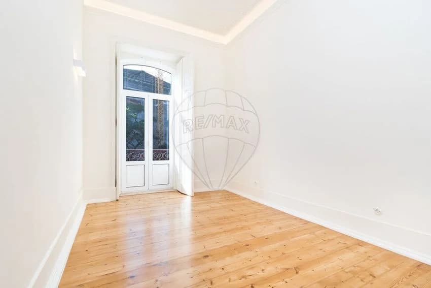 T4 flat for rent in avenida Dom Carlos I