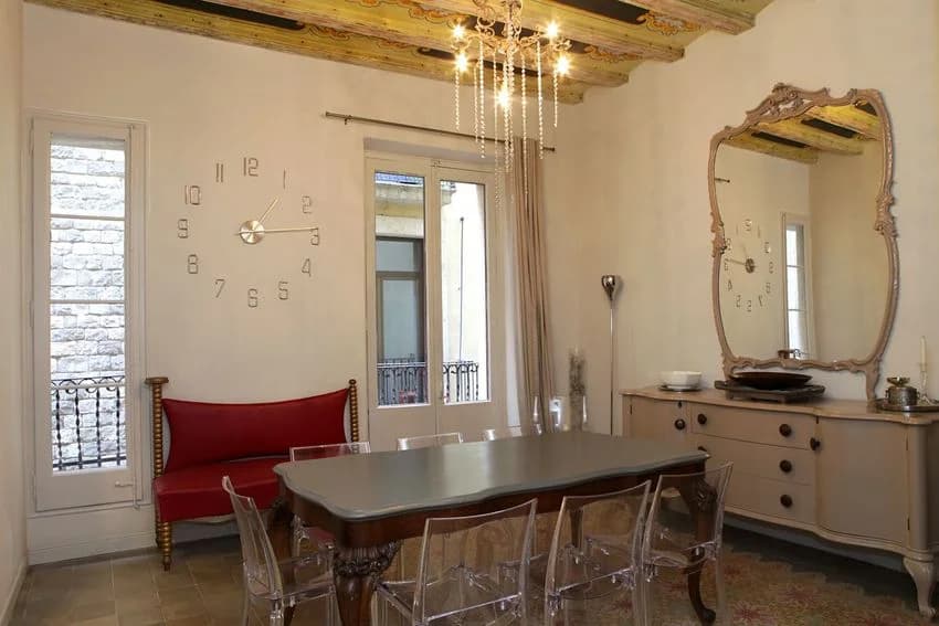 Flat / apartment for rent in Calle de Montsió