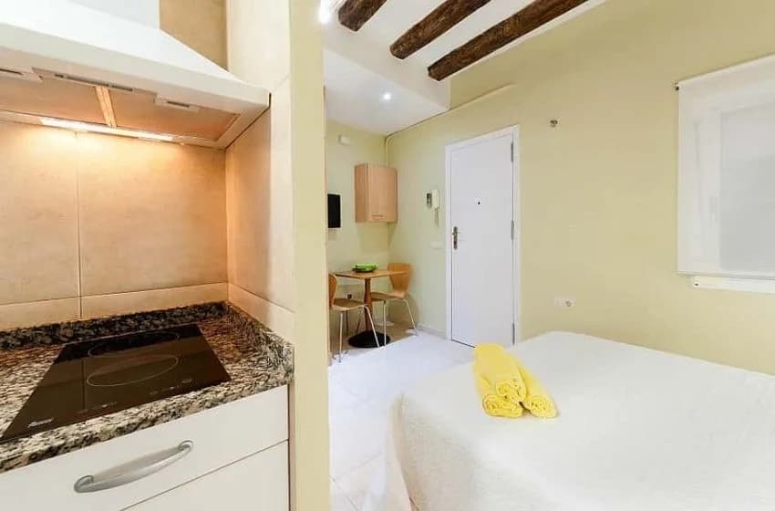 Flat / apartment for rent in Calle del Portal Nou, 7