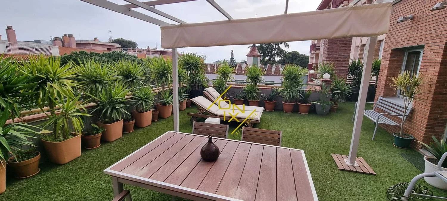 Penthouse for rent in Calle del Cardenal Vives i Tutó