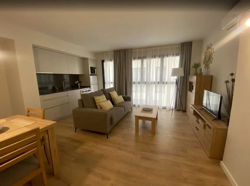 Flat / apartment for rent in Gran Via L-h