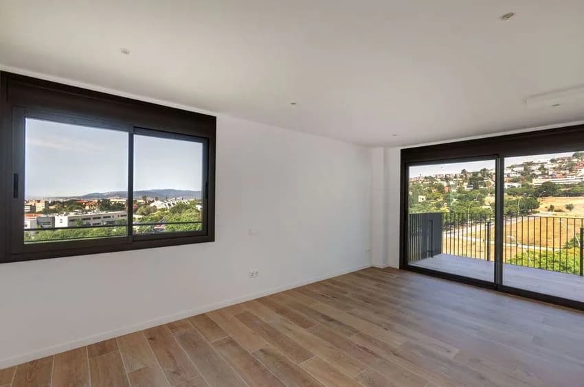 Flat / apartment for rent in de Joan Miró, 45