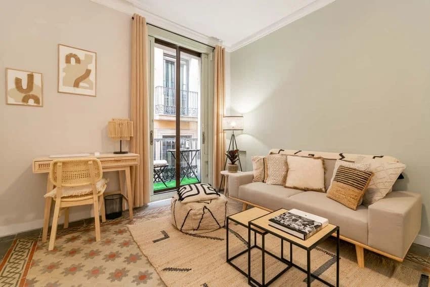 Flat / apartment for rent in Calle de les Heures, 4