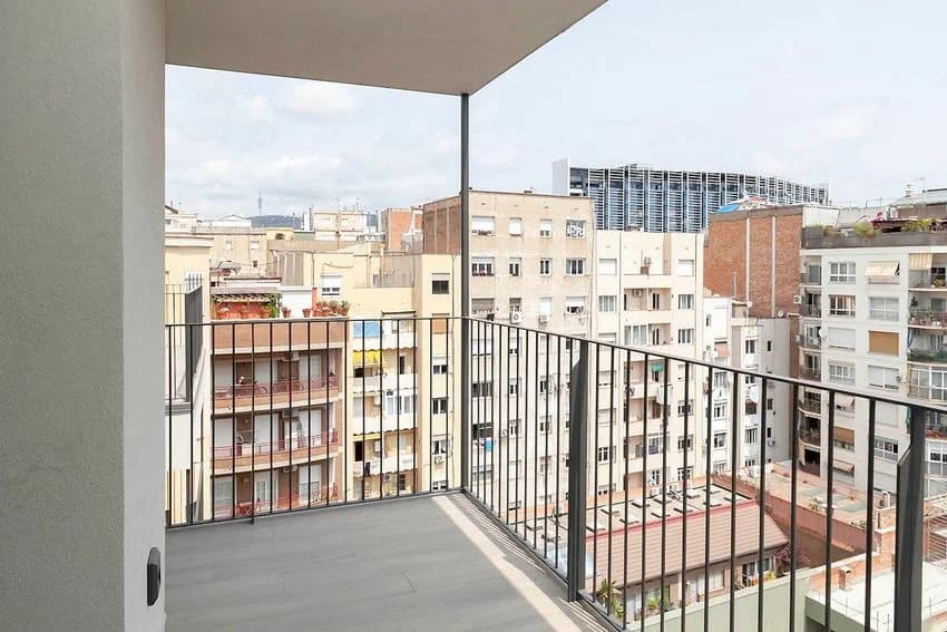 Flat / apartment for rent in Calle de Rocafort