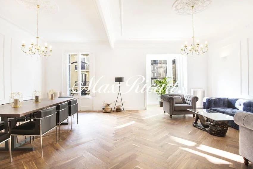 Flat / apartment for rent in Calle de Muntaner