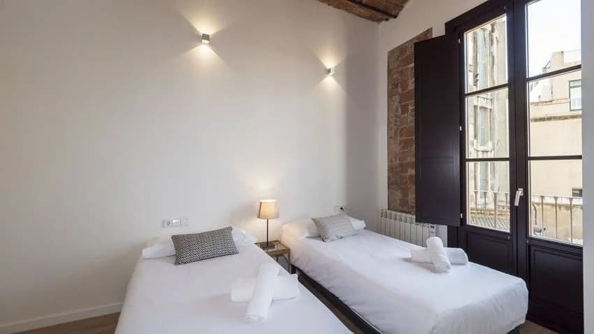 Flat / apartment for rent in Calle de Pelai, 1