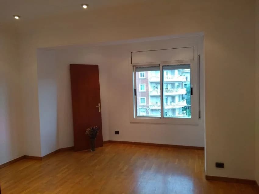 Flat / apartment for rent in Ronda del Guinardó, 28