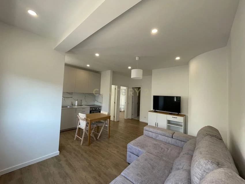 T2 flat for rent in rua Guerra Junqueiro, 7