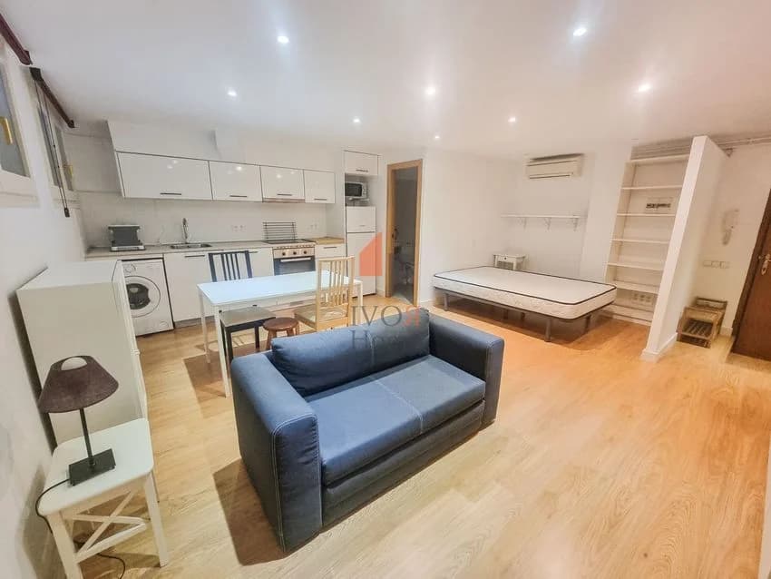 Studio flat for rent in Calle de Santa Carolina