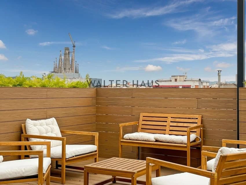 Penthouse for rent in Calle de Girona